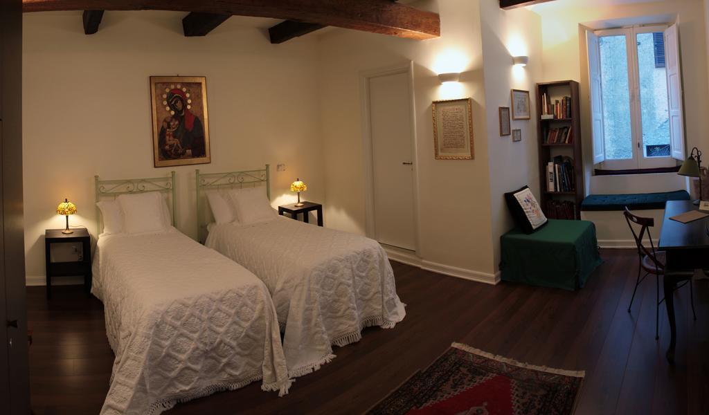 B&B Via Dell'Astrologo Cosença Quarto foto